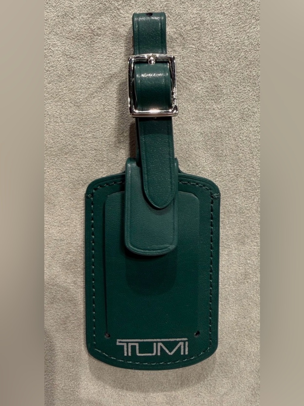NEW Tumi 3.625” x 2.25” Leather Luggage Name Tag w/ Buckle - DEEP EMERALD GREEN